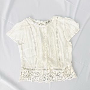 Abercrombie embroidered crop top🌸